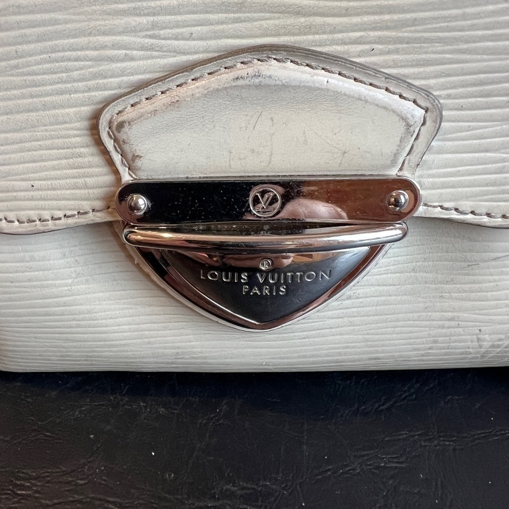 Louis Vuitton Epi Joey Wallet - Picture 3 of 11